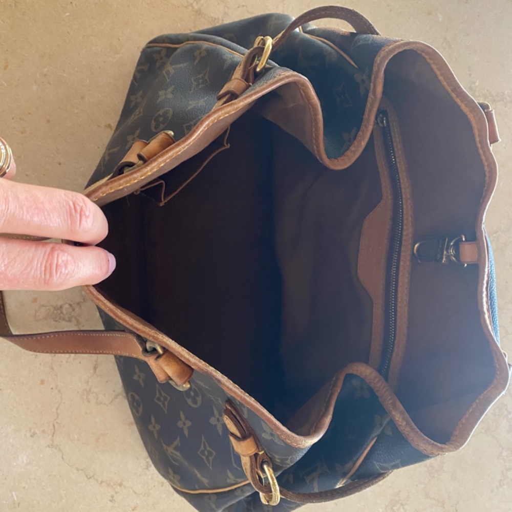 Louis Vuitton purse - Picture 3 of 3